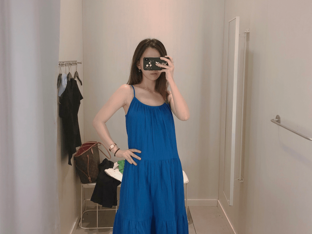 姨太|我在ZARA的打折区，淘到一大波好看的连衣裙！