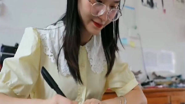 毕业|老师对学生的感情可以有多深？感动！