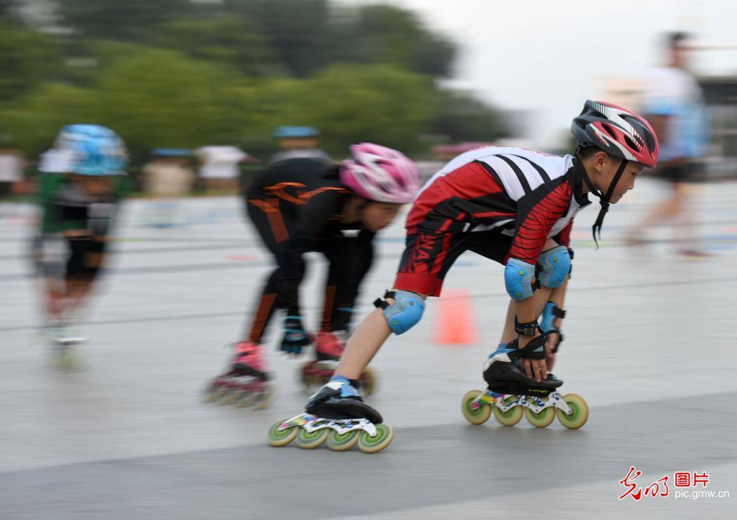 淮安|江苏淮安：学轮滑过暑假