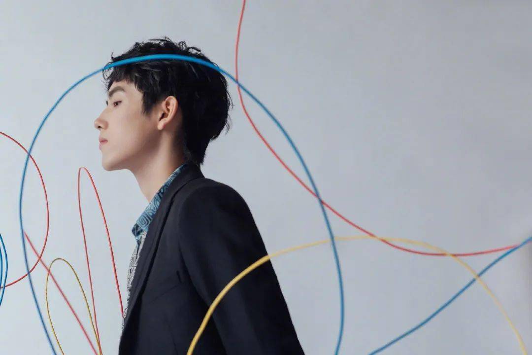 赵丽颖|快讯 | 王俊凯大片、赵丽颖美图、baby活动、孟美岐大片