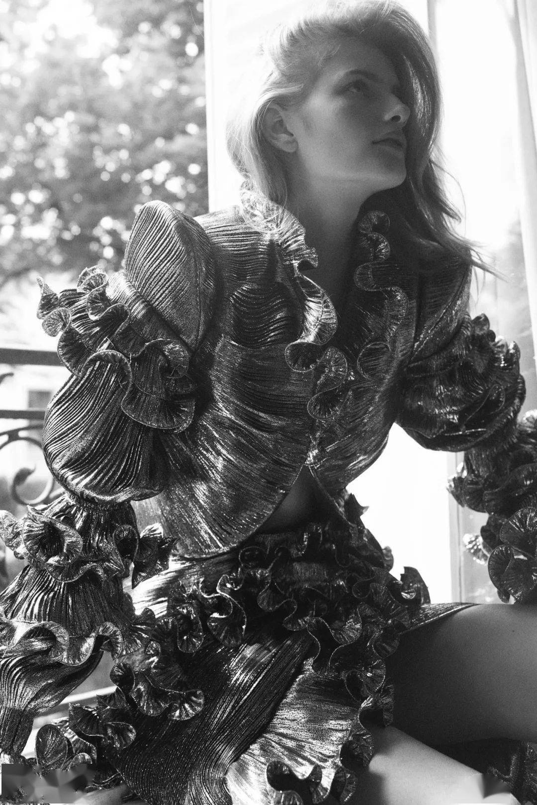 时装周|负重而行的巴黎高定时装周,怎么做才能逆天改命?