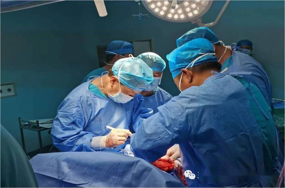 青海省人民医院医疗队在我州开展包虫病手术患者清零行动