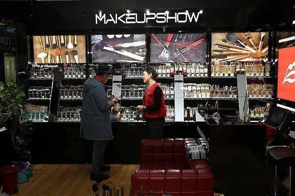 必备|魅卡秀美妆工具丨化妆师必备的几种化妆刷