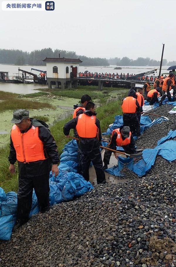 安徽颍上姜塘湖蓄洪区涵闸破损,8000多群众紧急转移_手机搜狐网