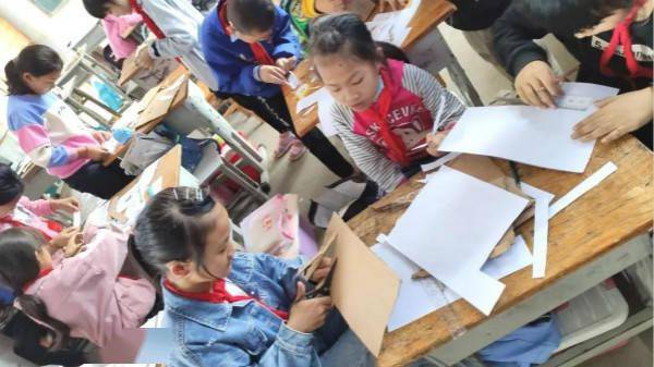 方庄|方庄教育“心系蓝天”云课堂吸粉云南师生