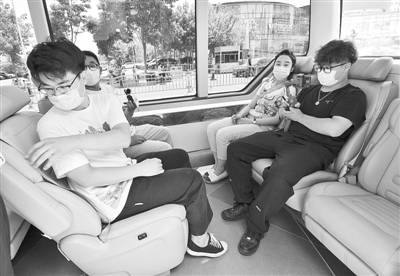 东新区|5G智能公交新体验