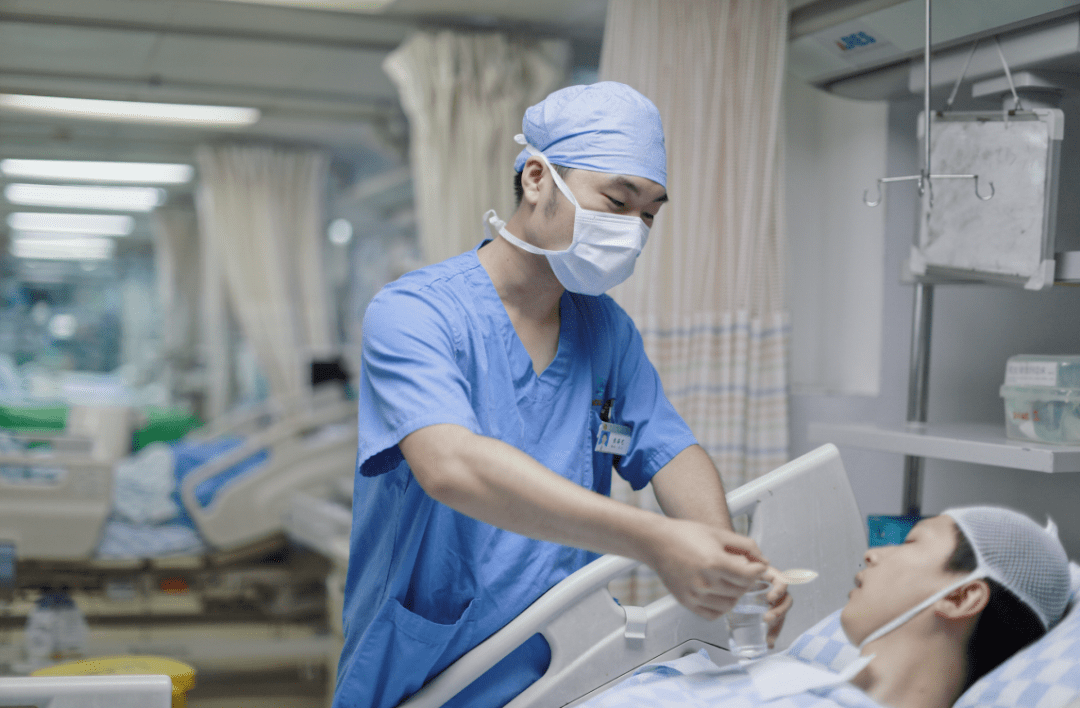 这本书从患者及家属的视角讲述了世界各地真实发生的24个医疗案例