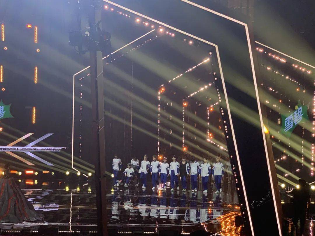 Yamy|南都饭团 | 小团子探班《炙热的我们》，感受高燃综艺现场