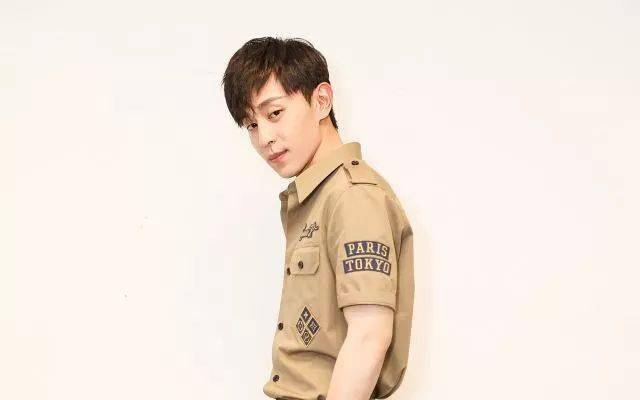 参考价|扒一扒各位男明星的梳妆台，上镜前都在脸上糊了什么？