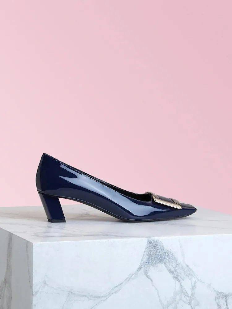 Roger|骨灰级经典Roger Vivier方扣鞋，又出了绝美新款！