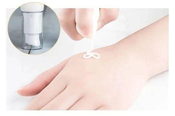 肌肤|皮肤油腻的元凶竟是它！补水保湿，99%的人用错了！