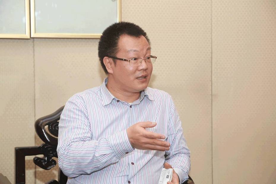 高云|祝我们的女神：品高云节日快乐