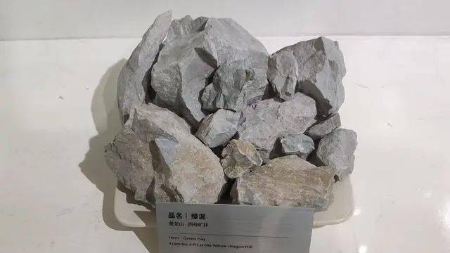 紫砂|市场上十不存一，正宗的极其稀少黄龙山稀缺泥料——本山绿泥