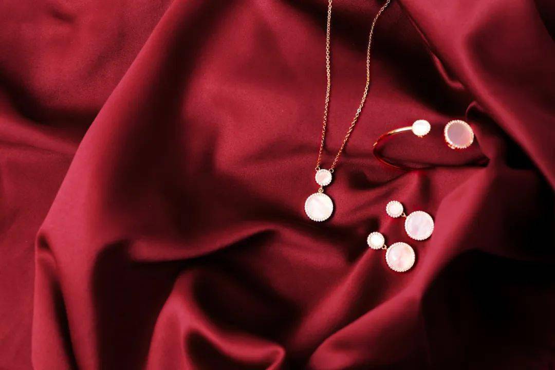 项链|欧洲珠宝要倒闭?大S蔡少芬同款18k钻石项链,199元大甩卖,快捡漏!