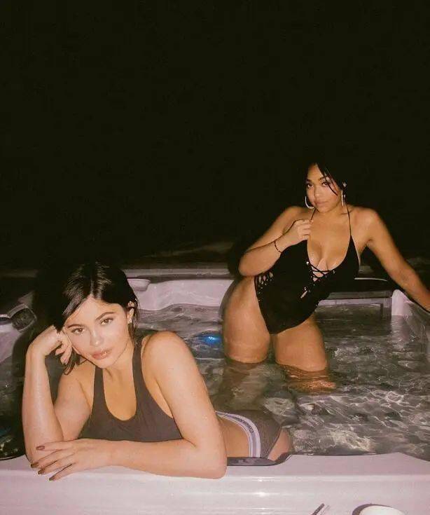 运动|女明星健身房打卡照真的是素颜？相信你就输了！