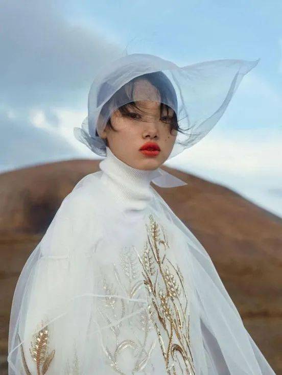 纱裙|谁能不爱夏日的薄纱连衣裙呢？