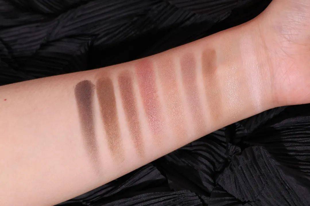 日记|完美日记系列眼影评测 | 真的不知道为啥锦鲤盘能这么火?