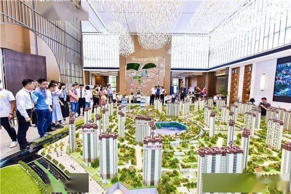 盘州市2020年GDP_近十年中国gdp数据图(3)