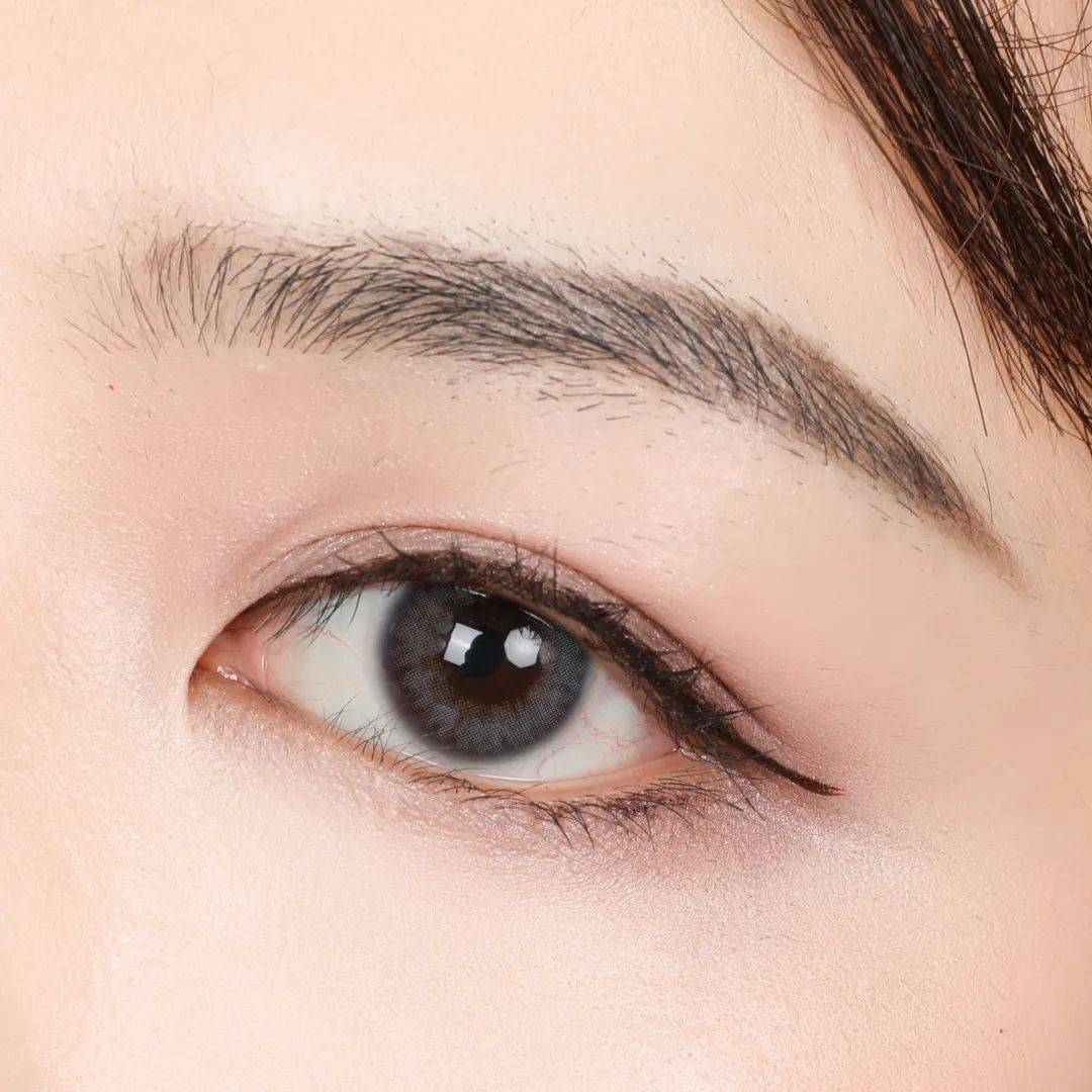 日记|完美日记系列眼影评测 | 真的不知道为啥锦鲤盘能这么火?