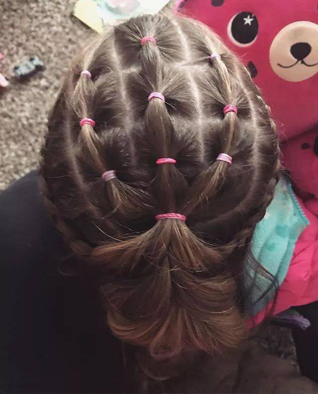 女儿|生个女儿，就要这样扎头发，又美又仙羡慕skr人！