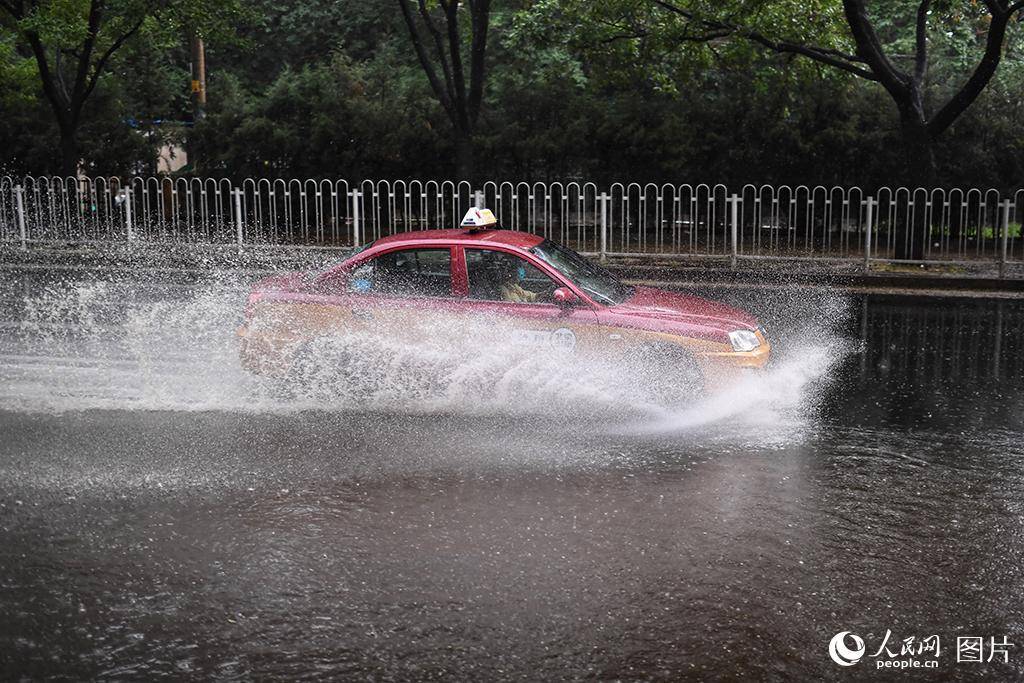 大风|三预警齐发！北京启动重大气象灾害三级应急响应