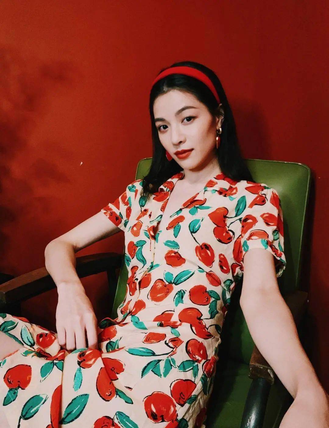 水果|2020夏天最流行的“果汁系穿搭”，复古优雅，太上头了！！