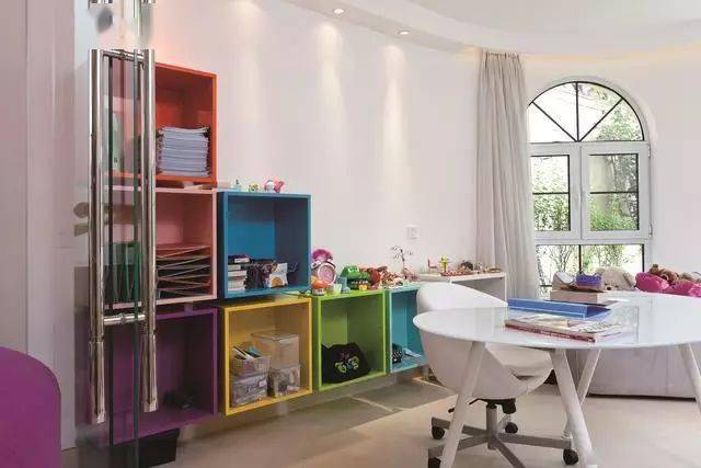 实景|450平挑空别墅实景，虽然是简约风格但是很华丽