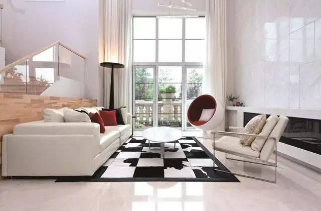 实景|450平挑空别墅实景，虽然是简约风格但是很华丽