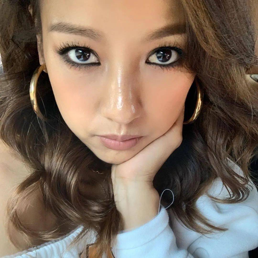 图片|从“粉红回忆”张小雨到“舞台妖精”绮绮子,张雨绮的表情管理到底是怎么练成的?