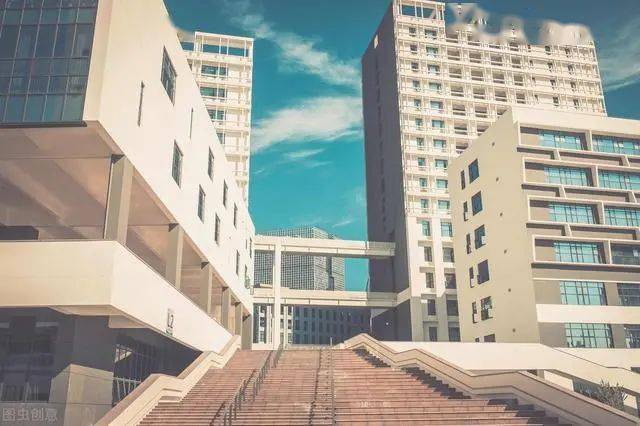 大学|录取分数很高，就业不比211大学差深圳这两所“双非”大学