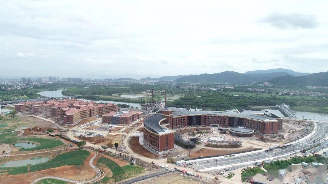 大学路8号,来一场美丽的邂逅吧!_义乌