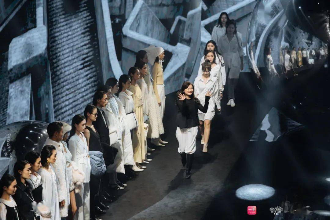 向在|ONI STUDIO 品牌专场秀 | 一手 · SUN IN SKY国际时尚周（暨SUN IN SKY第七届发布周）