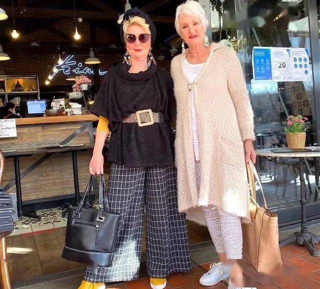 围巾|围巾绑头上是种什么时尚？60多岁老太太教这个居然有四十多万粉丝