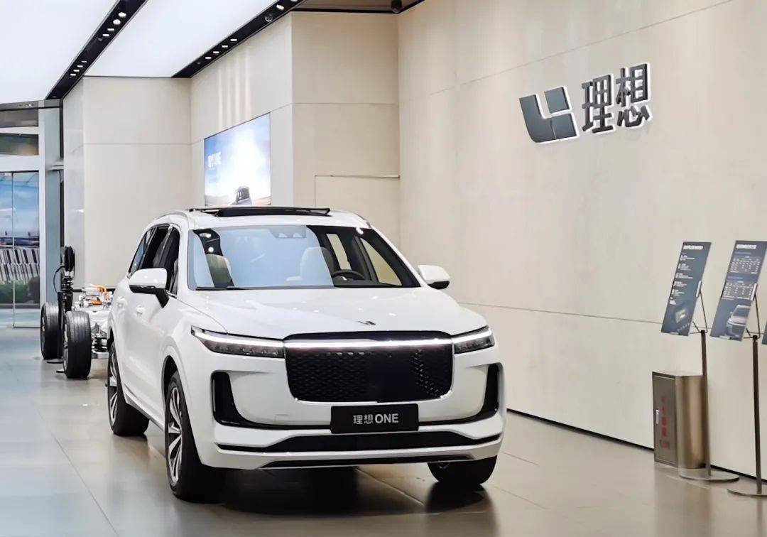 苹果|国际金价再创新高；Q2美国GDP暴跌32.9%；苹果重回全球市值第一；柯达一周累涨逾900%|一周国际财经