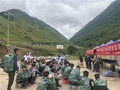 工作|从“治毒”到“治穷” 脱贫路上的凉山布拖经验