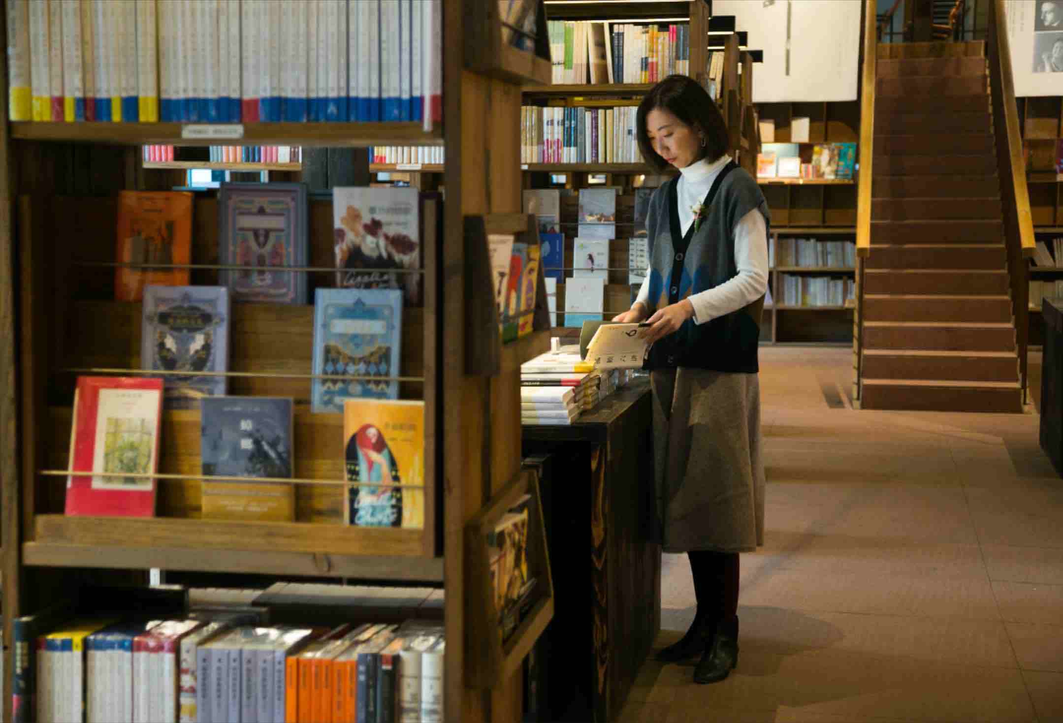 插画|上海小店故事｜一间房间，一个插画的世界