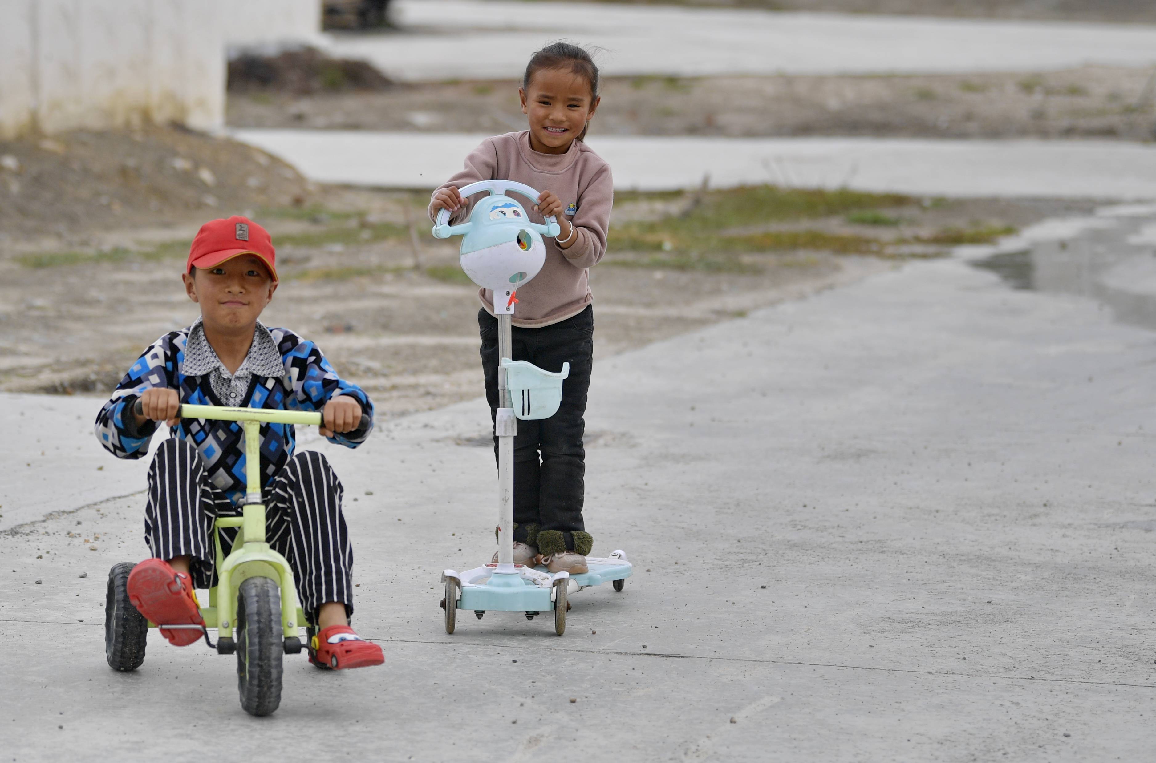 羊八井镇|西藏当雄：易地搬迁群众奔小康