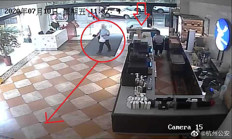 杭州|20天内屡次偷外卖后丢垃圾桶，杭州一高学历男子被刑拘