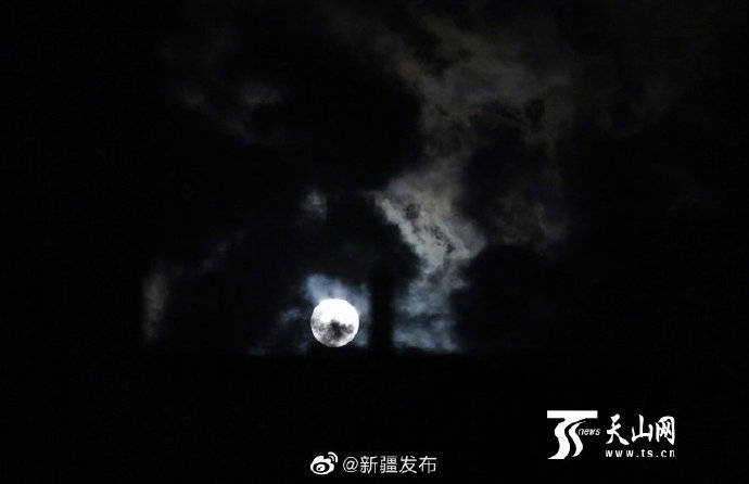 乌鲁木齐|一百年仅遇6次的天文奇观 乌鲁木齐夜空“十五的月亮十四圆”
