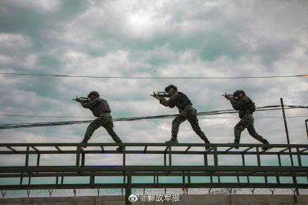 梁峰|兵哥的飞檐走壁，地球引力又解释不清楚了