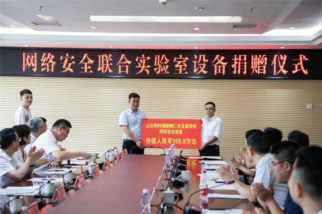 2020年东西部GDP比例_2020年中国gdp变化图