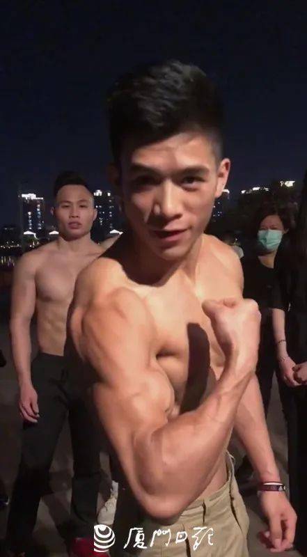 厦门日报社|超嗨！火爆抖音“鬼步舞”夫妇、网红健身达人、炫酷高科技…都来了！必须打卡