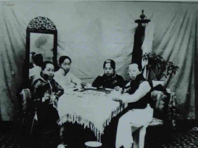 清朝|《鹿鼎记》里韦小宝的拿手爱好，多年后“玩死”了大清