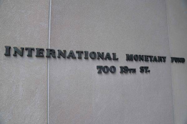 报告|IMF警告：新冠疫情将加大新兴市场外债危机风险