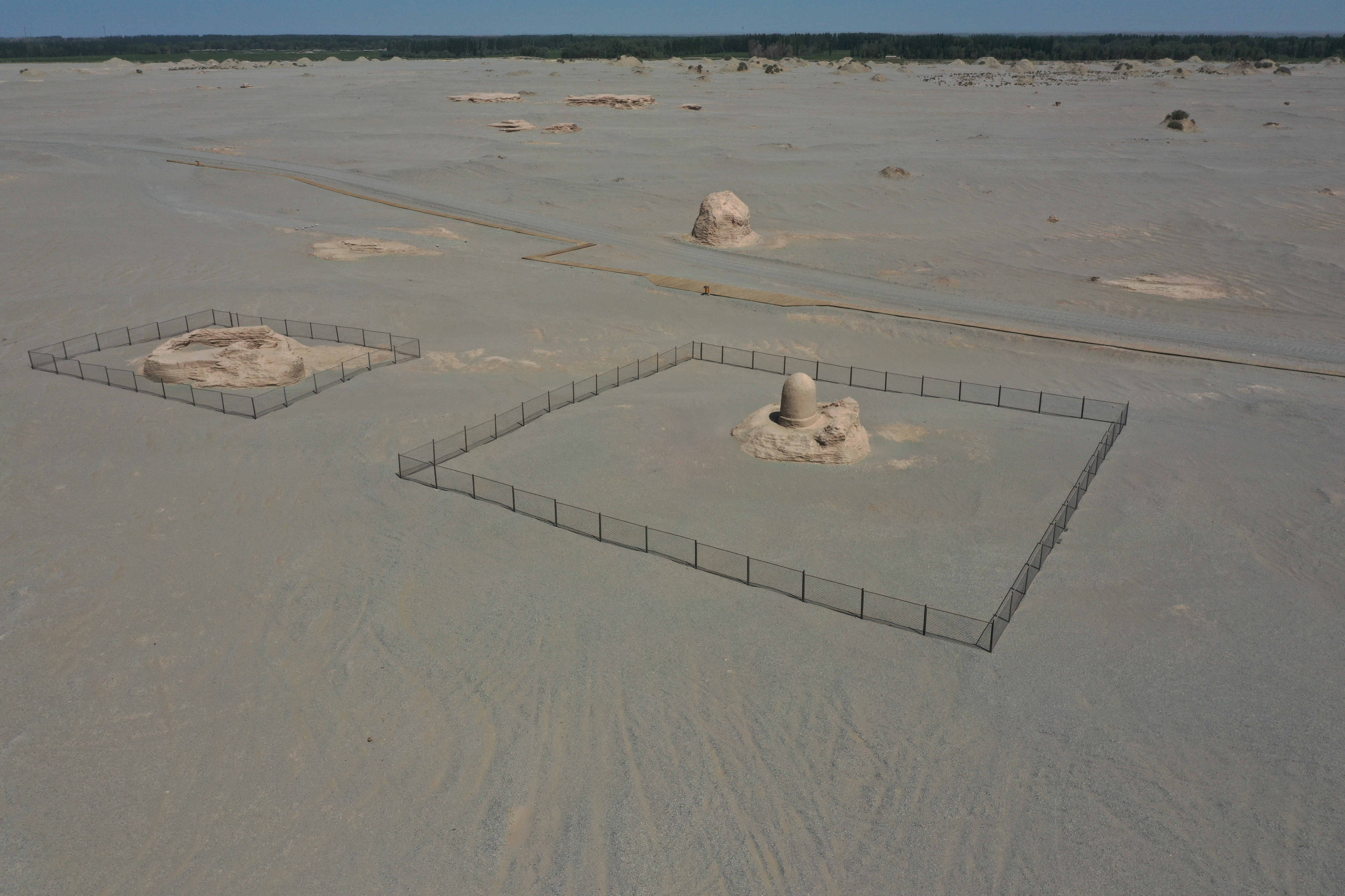 戈壁滩|“仿佛泥土会说话”——戈壁滩上丝路遗址的长情守望者