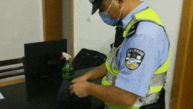 青田|心大司机遗落钱包，高速交警热心归还