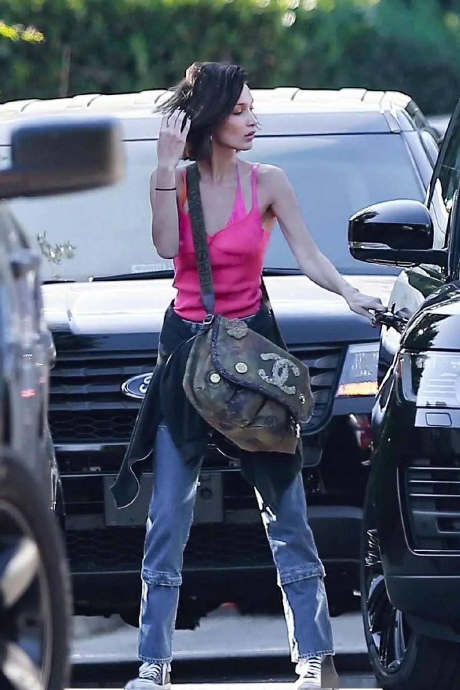 包包|谁说背帆布包的王漫妮，只配给太太圈端茶送水？