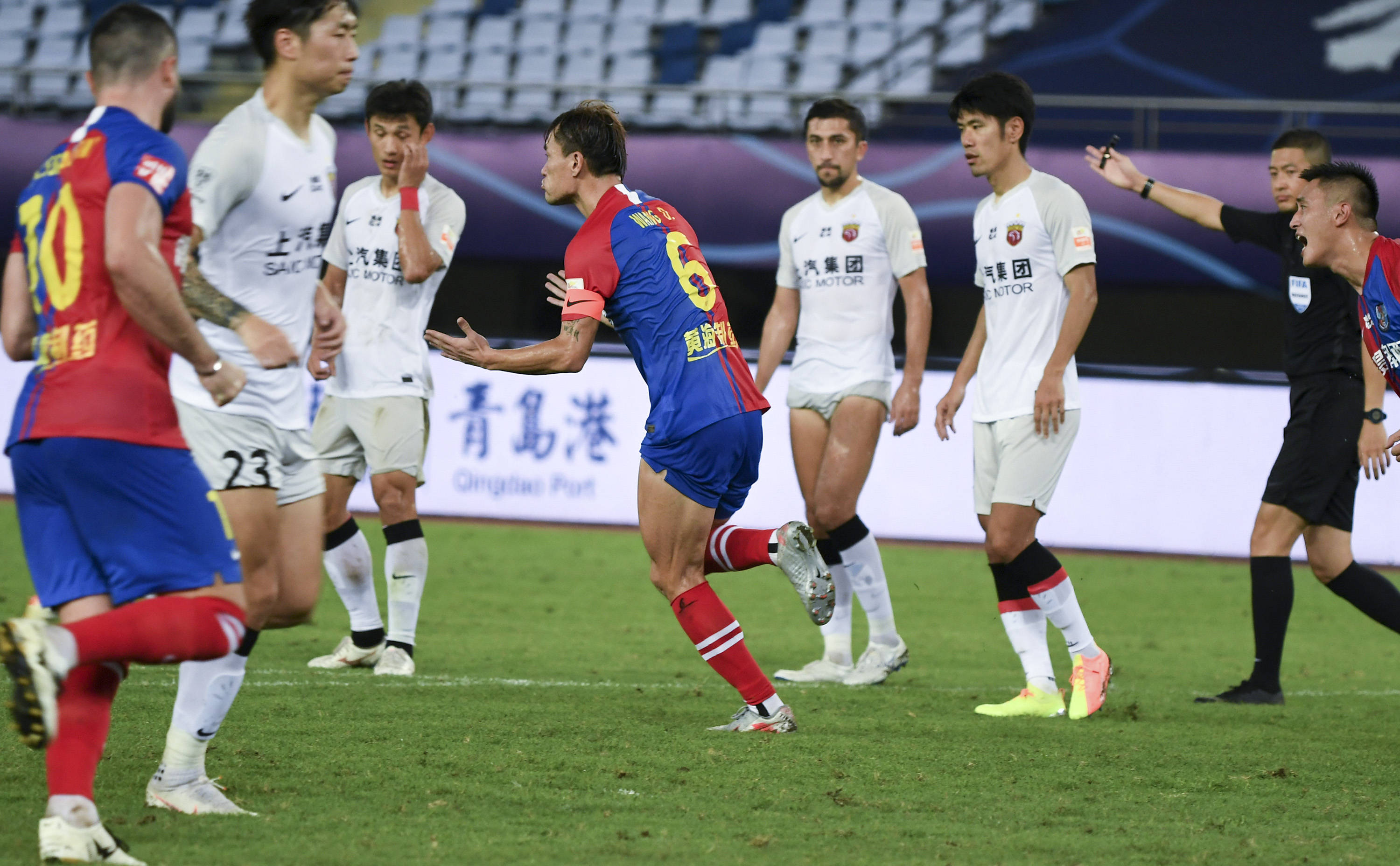 足球——中超:青岛黄海青港平上海上港