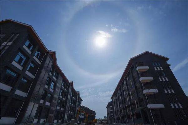 遂宁|太阳戴了“美曈”？今天，遂宁上空出现“日光晕”奇观！