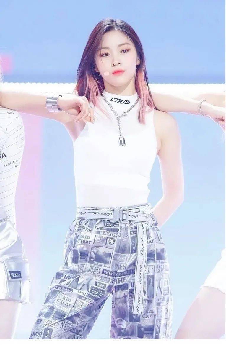 头发|2020王炸发型！令人上头的“挂耳染”来啦！